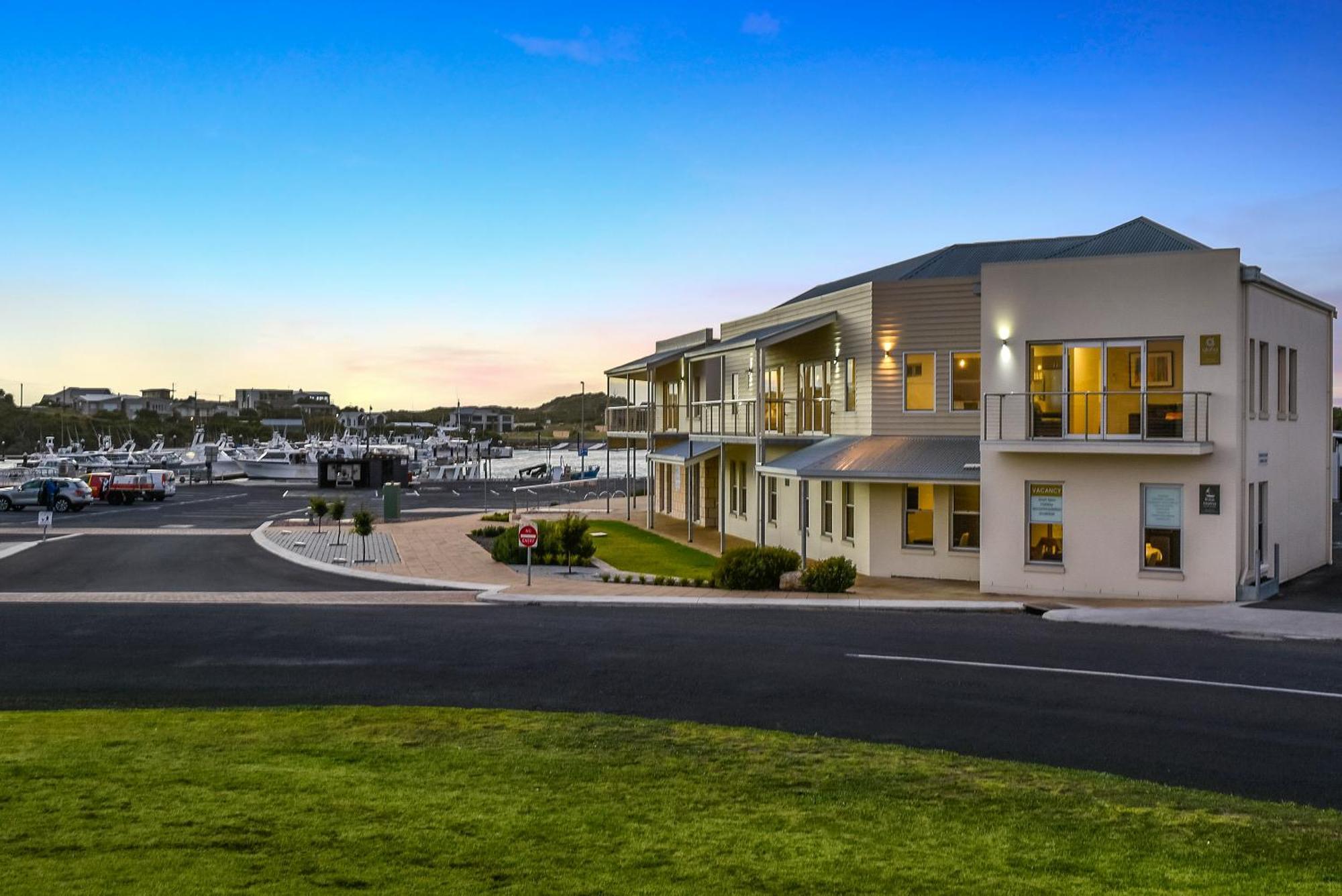 Aloha Waterfront Properties Роб Экстерьер фото
