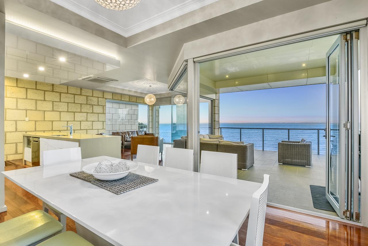 Aloha Waterfront Properties Роб Экстерьер фото